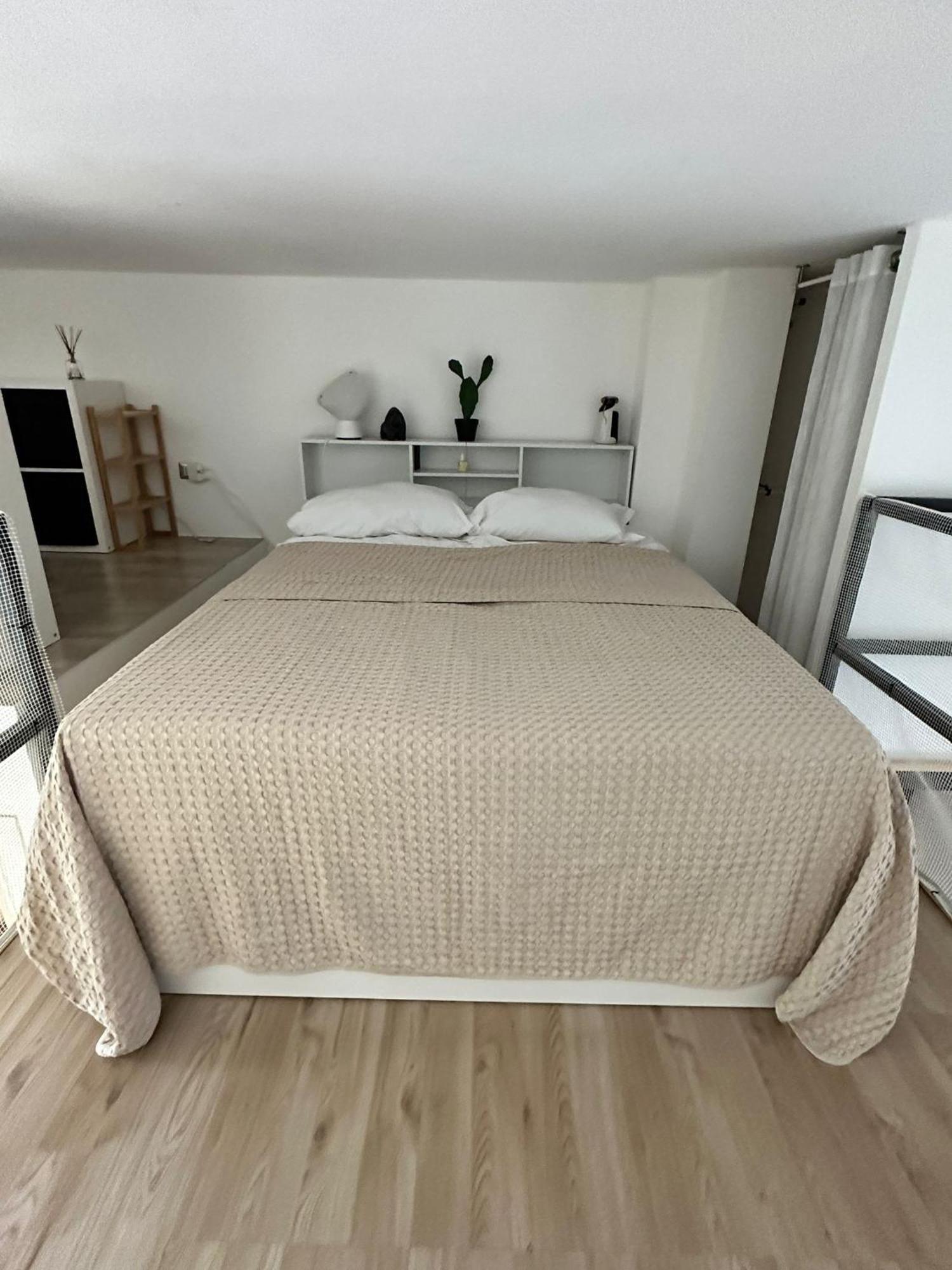 Loft Moderno Con Terrazzo Milão Exterior foto